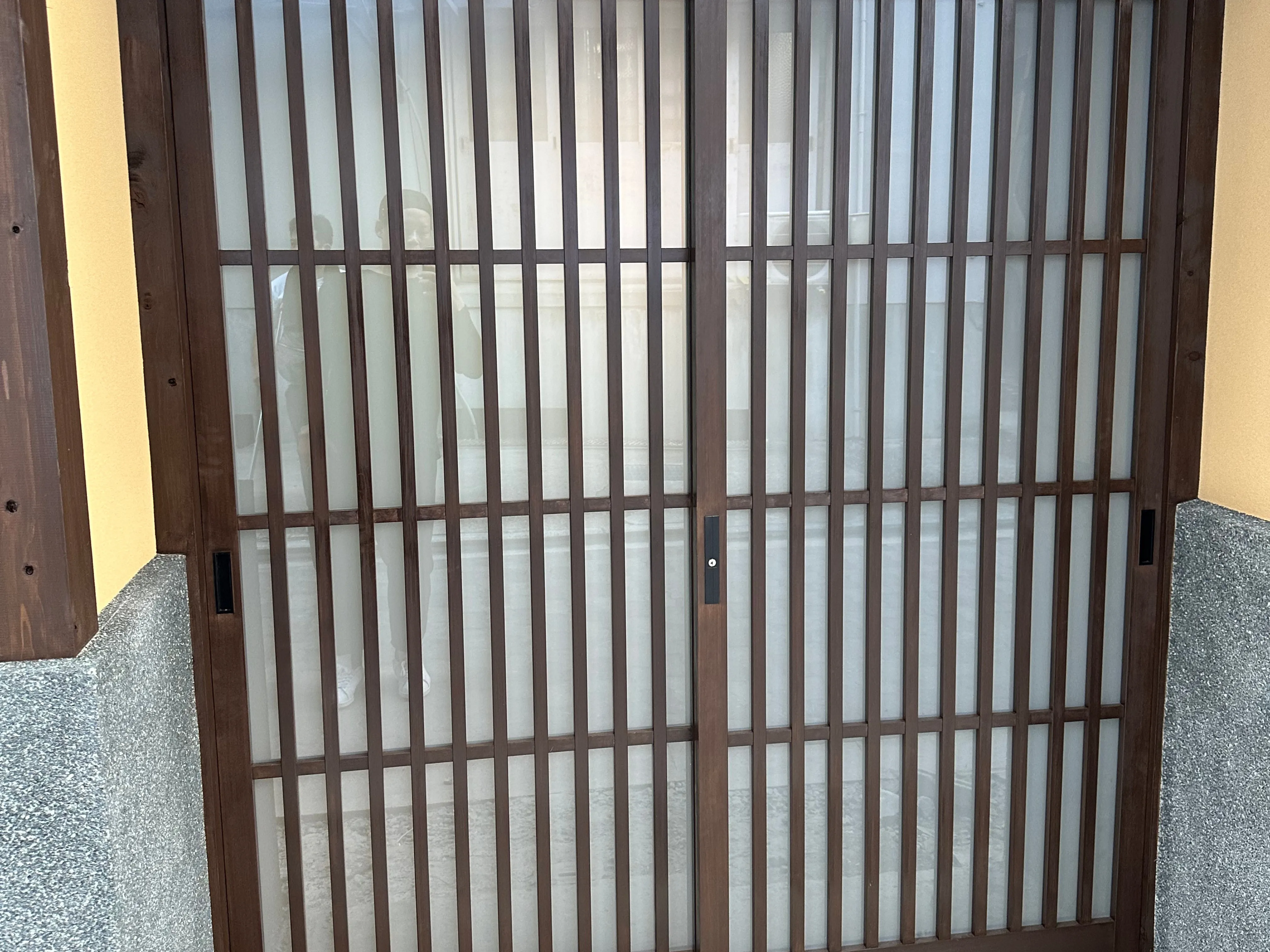 店舗　玄関ガラス